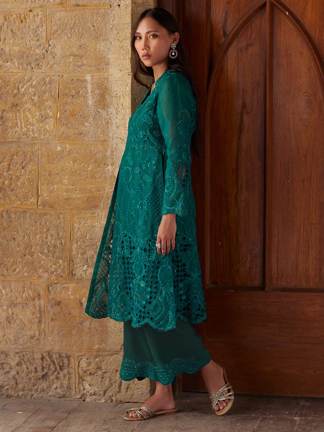 NAYAB & IZAAR