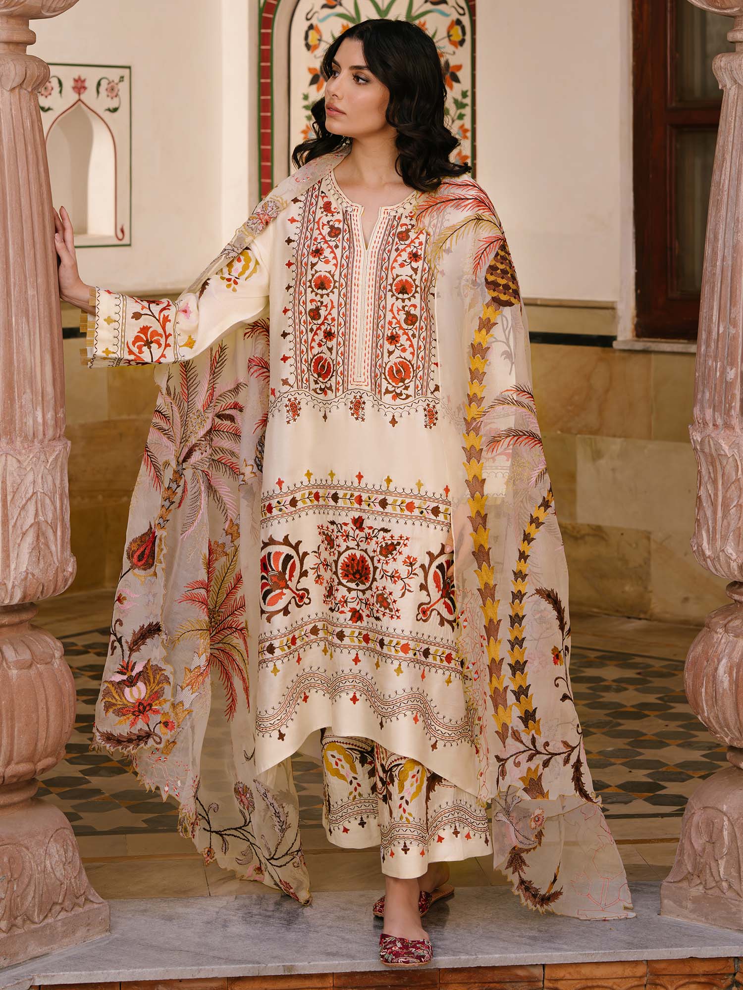 MALTA, IZAAR & DUPATTA