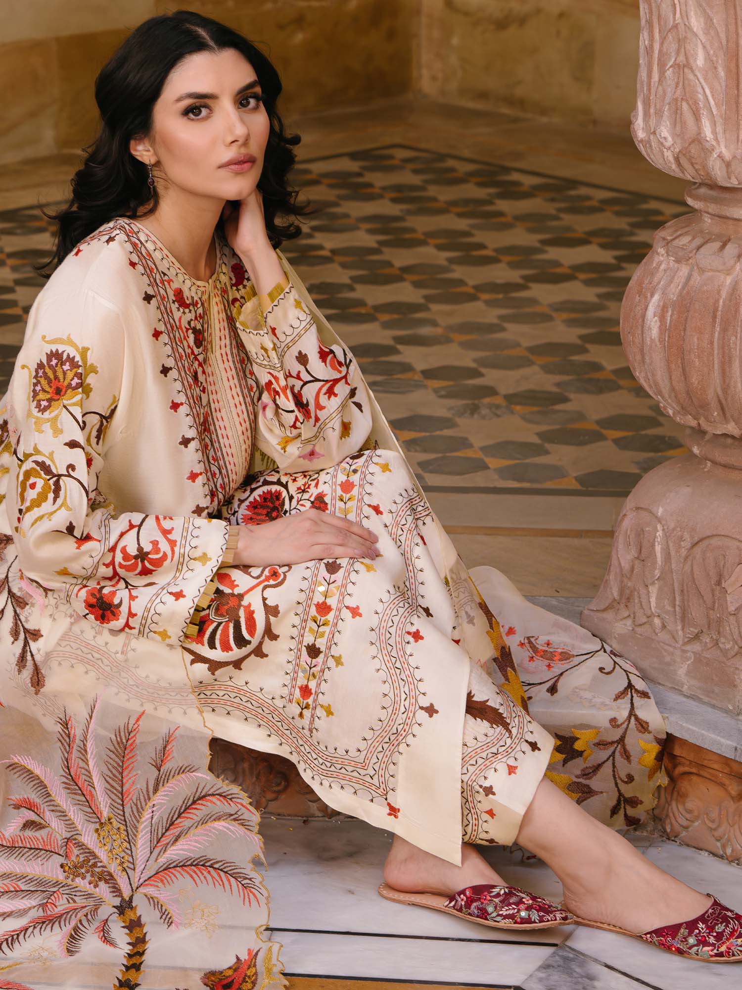 MALTA, IZAAR & DUPATTA