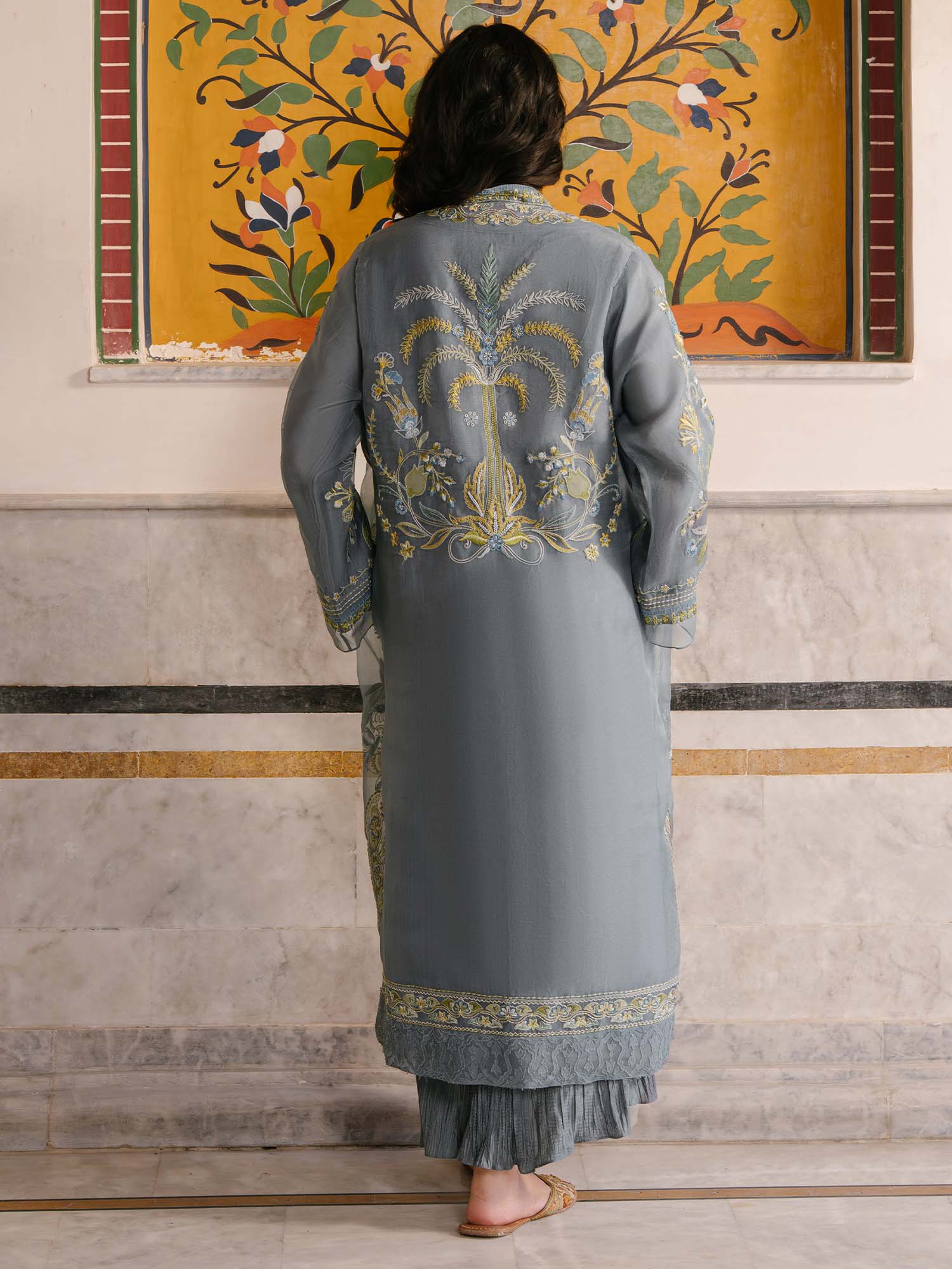 SHIKARA CHOGA & CRUSHED IZAAR