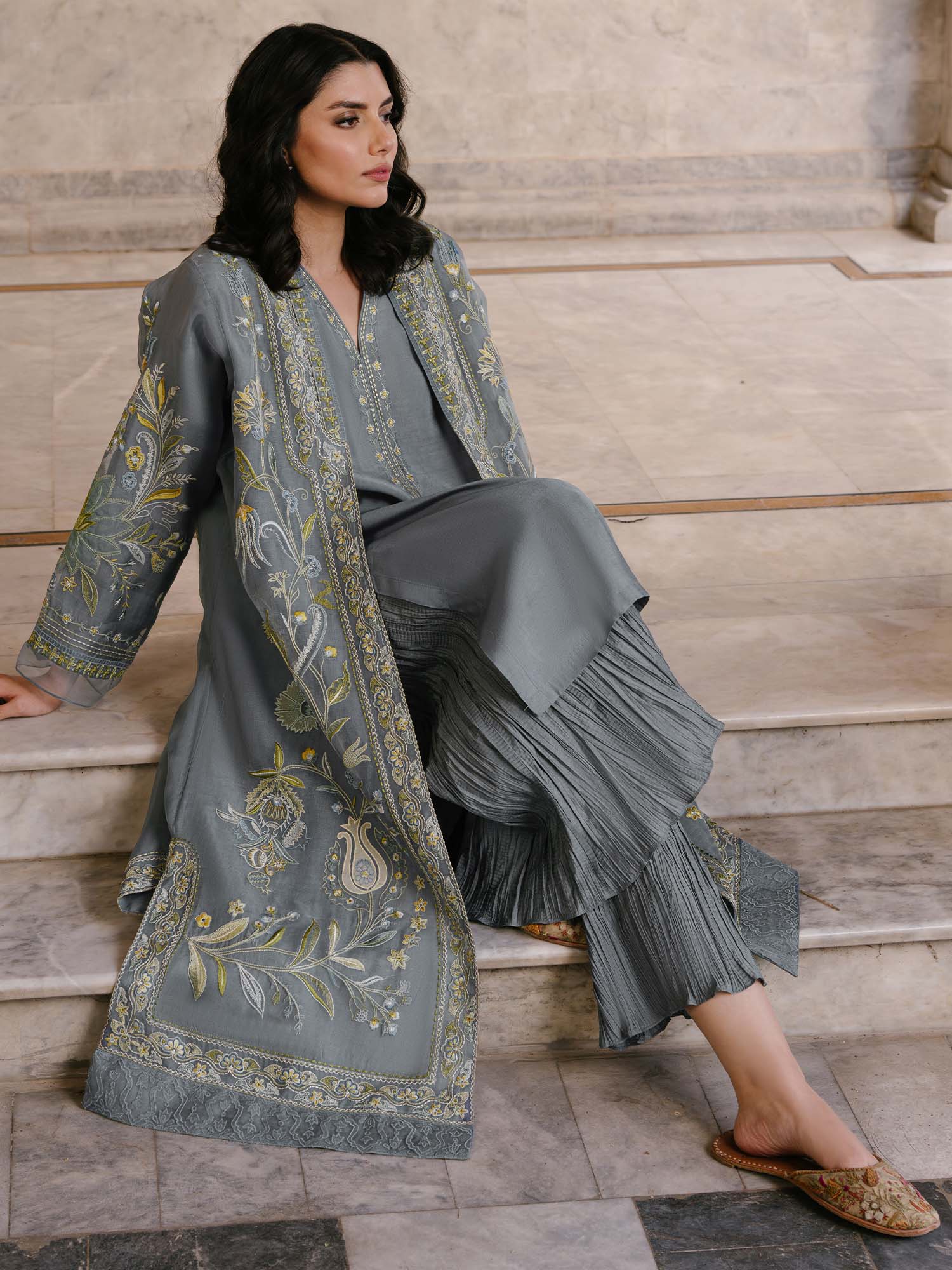 SHIKARA CHOGA & CRUSHED IZAAR