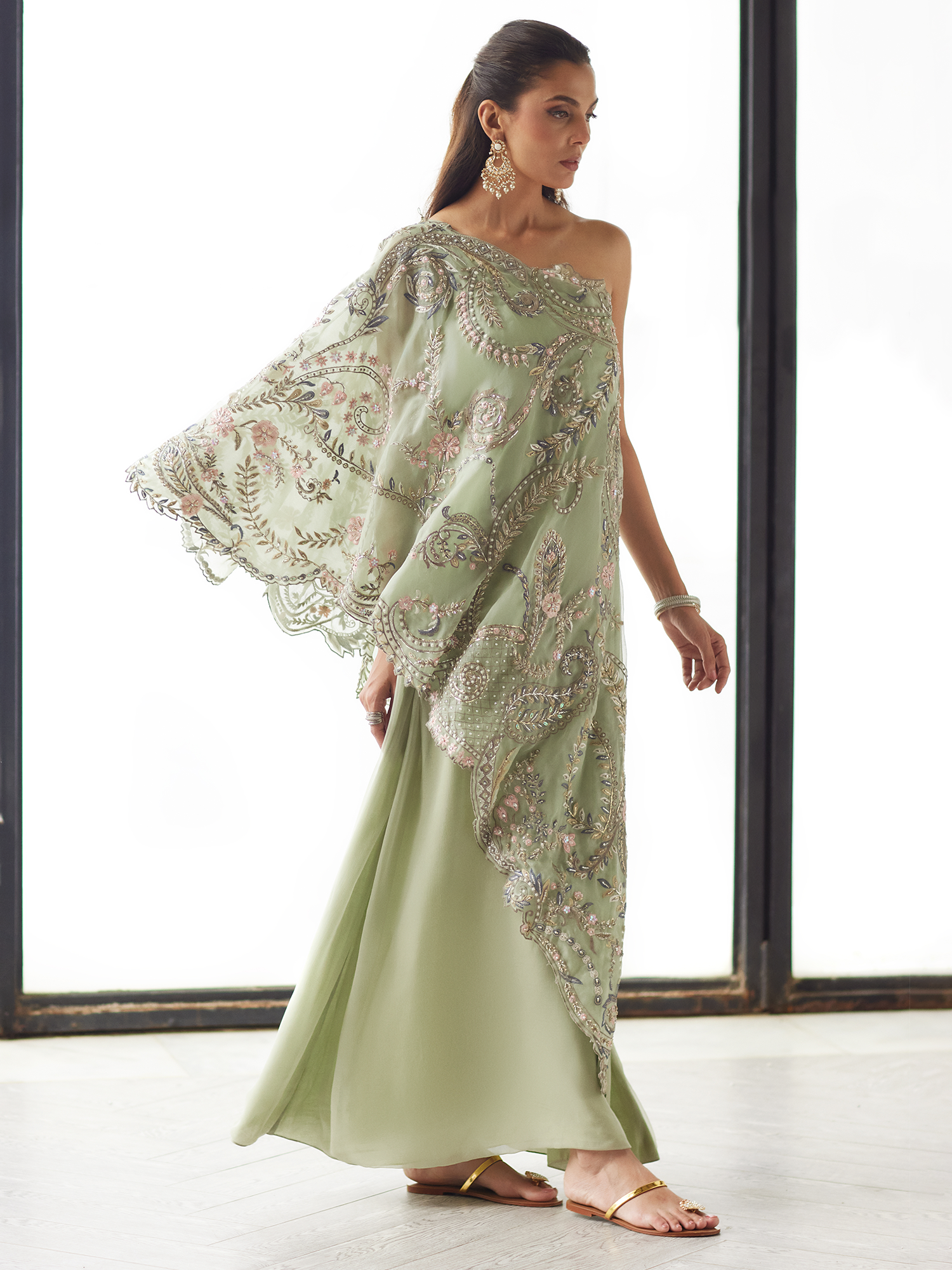 OFF SHOULDER