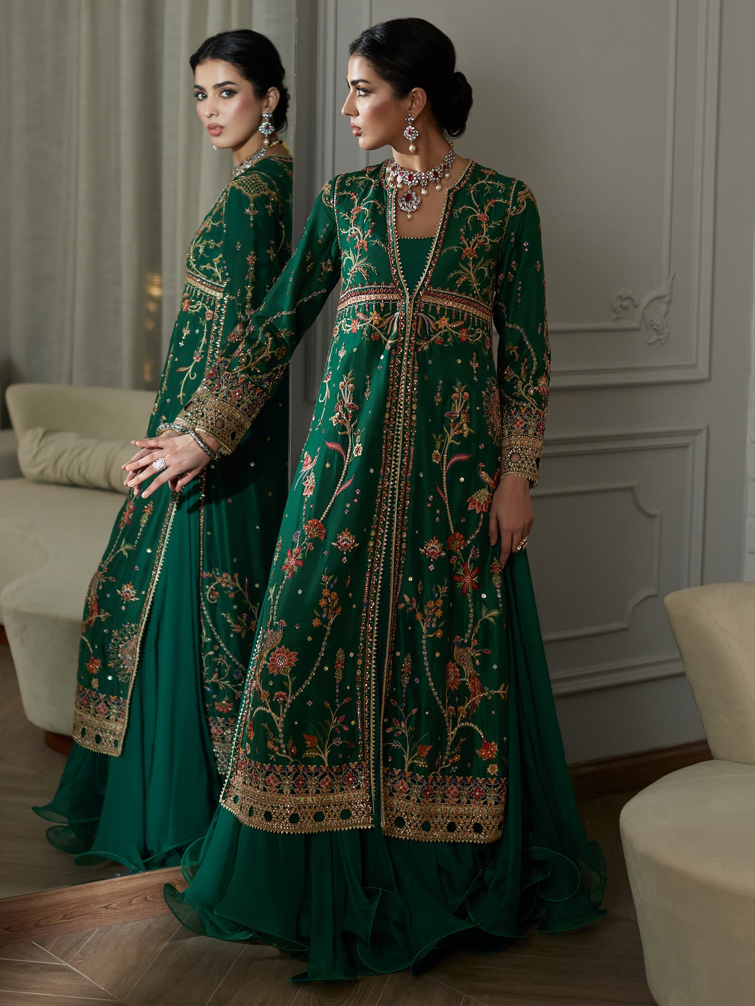 BORGIA, BLOUSE & LEHENGA