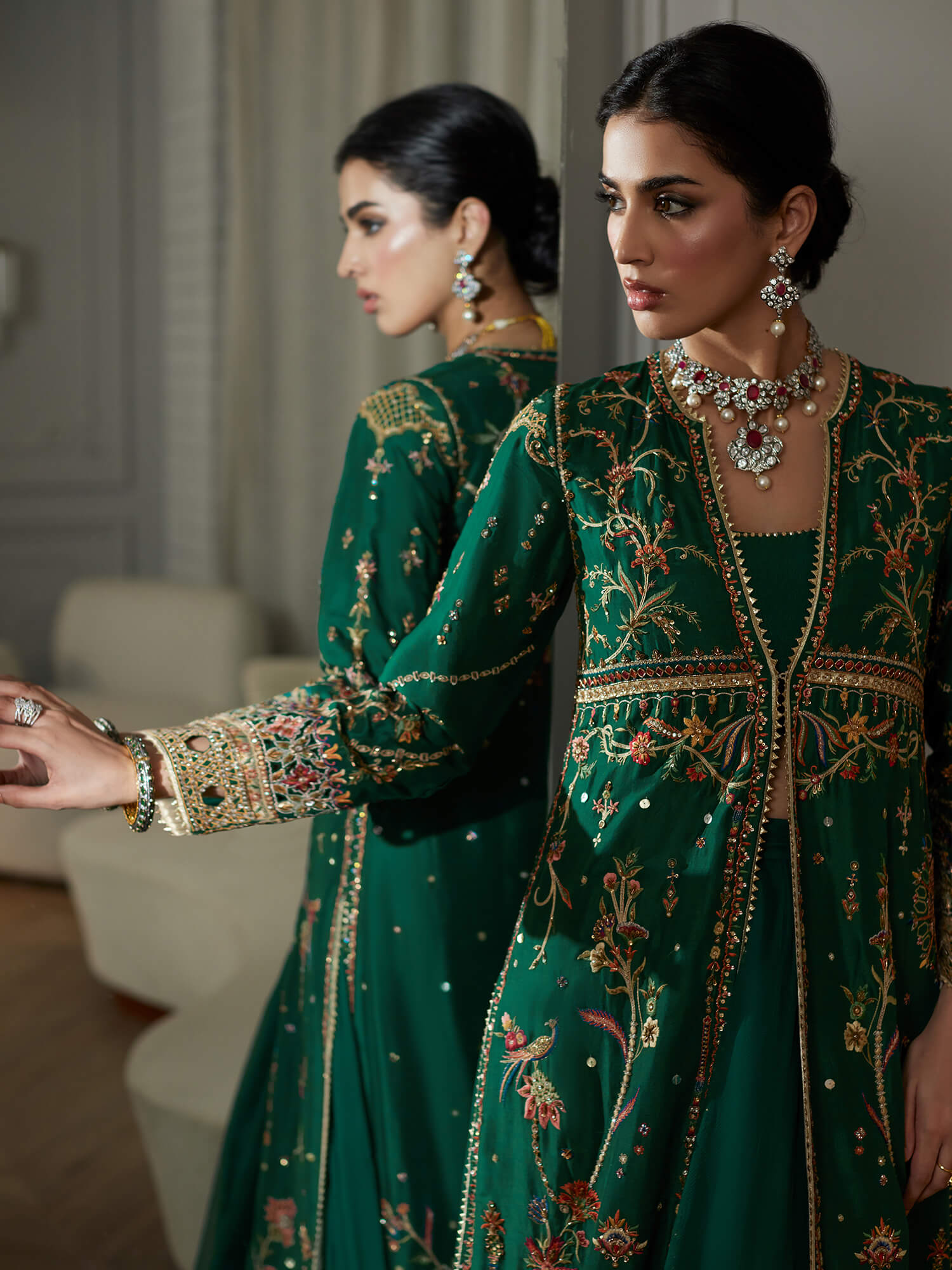 BORGIA, BLOUSE & LEHENGA