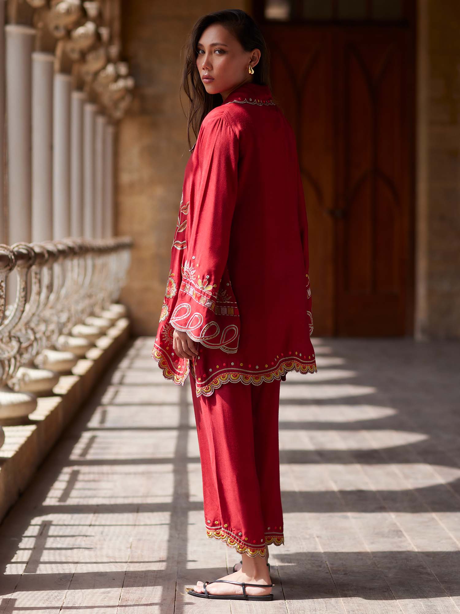 SHORT SICILY & IZAAR