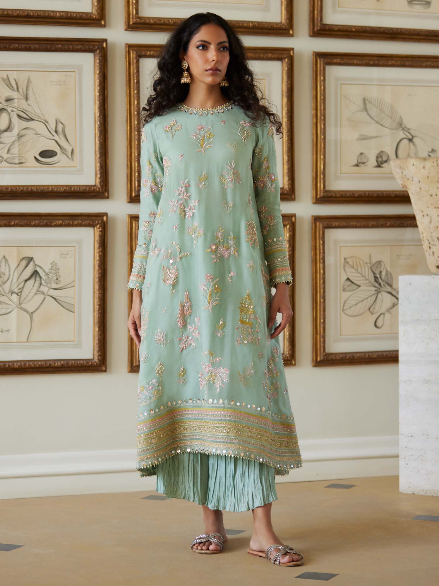 AATH KALI & CRUSHED IZAAR