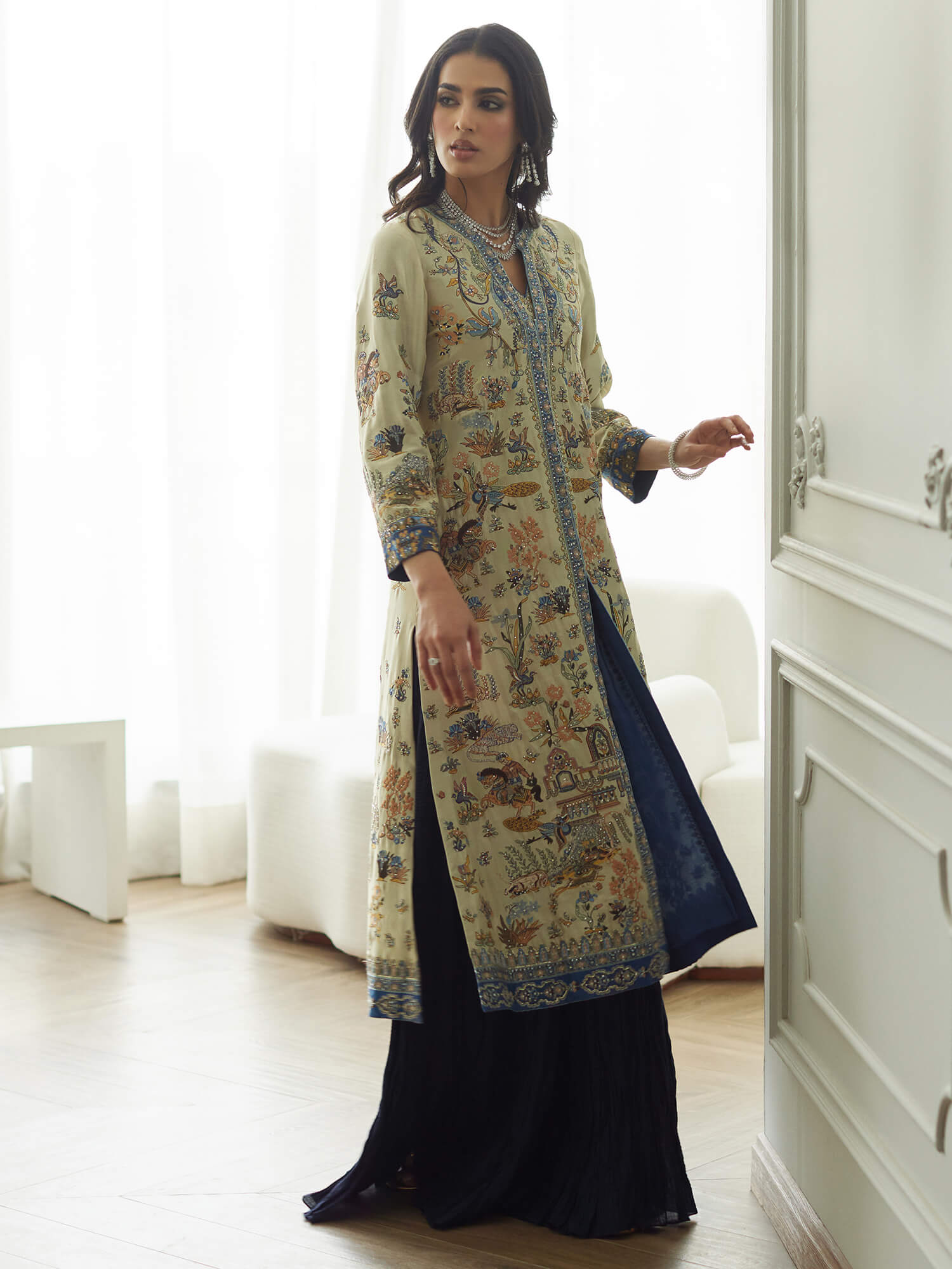 BORGIA, BLOUSE & CRUSHED SHARARA