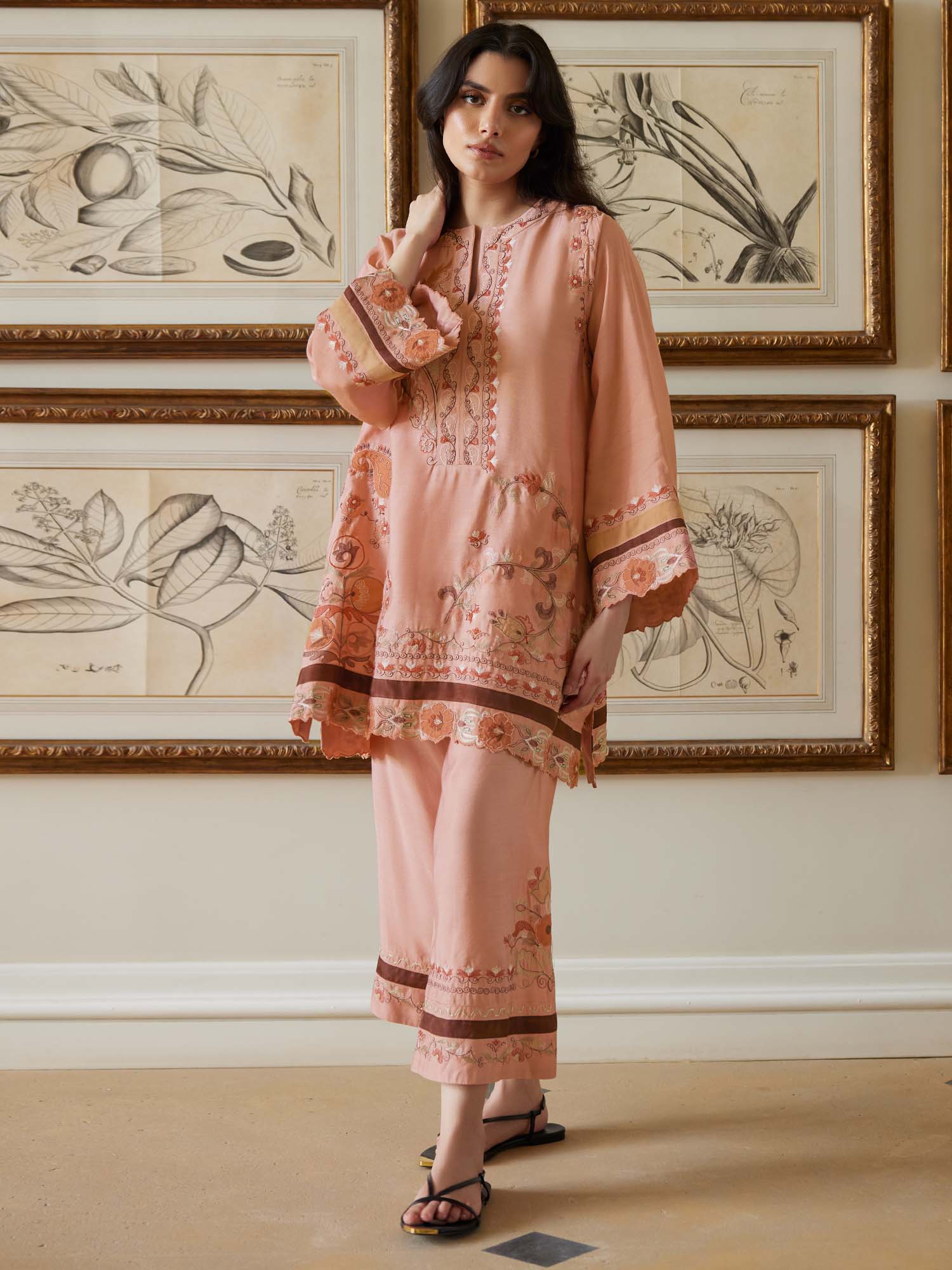 SHORT SICILY & IZAAR