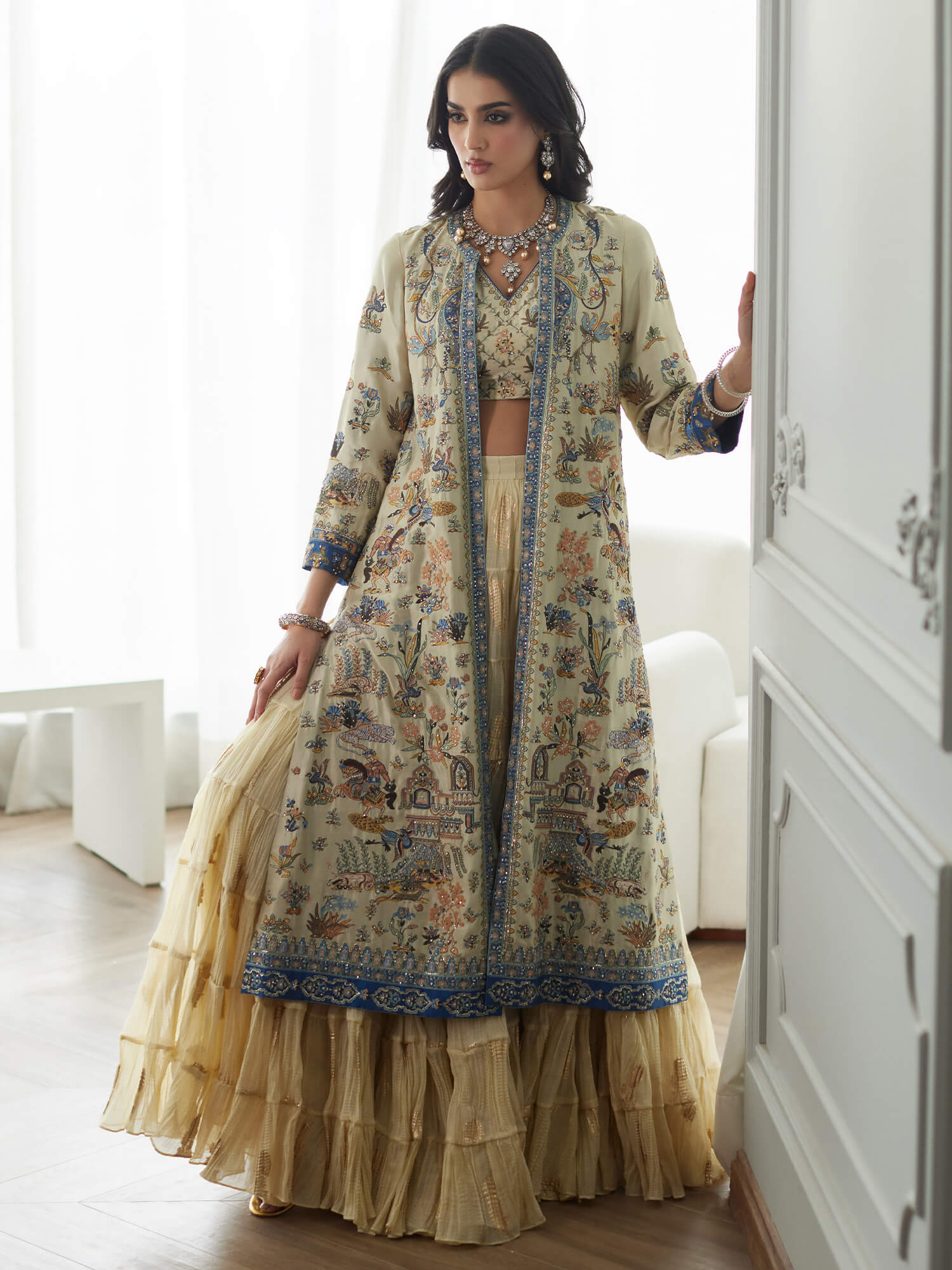 BORGIA, BLOUSE & CRUSHED GHAGRA