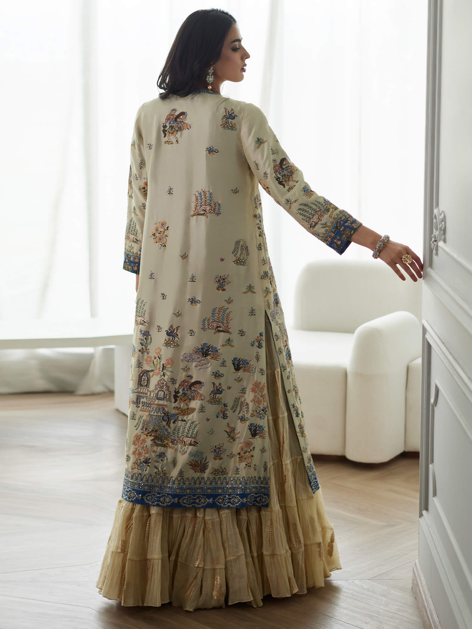 BORGIA, BLOUSE & CRUSHED GHAGRA