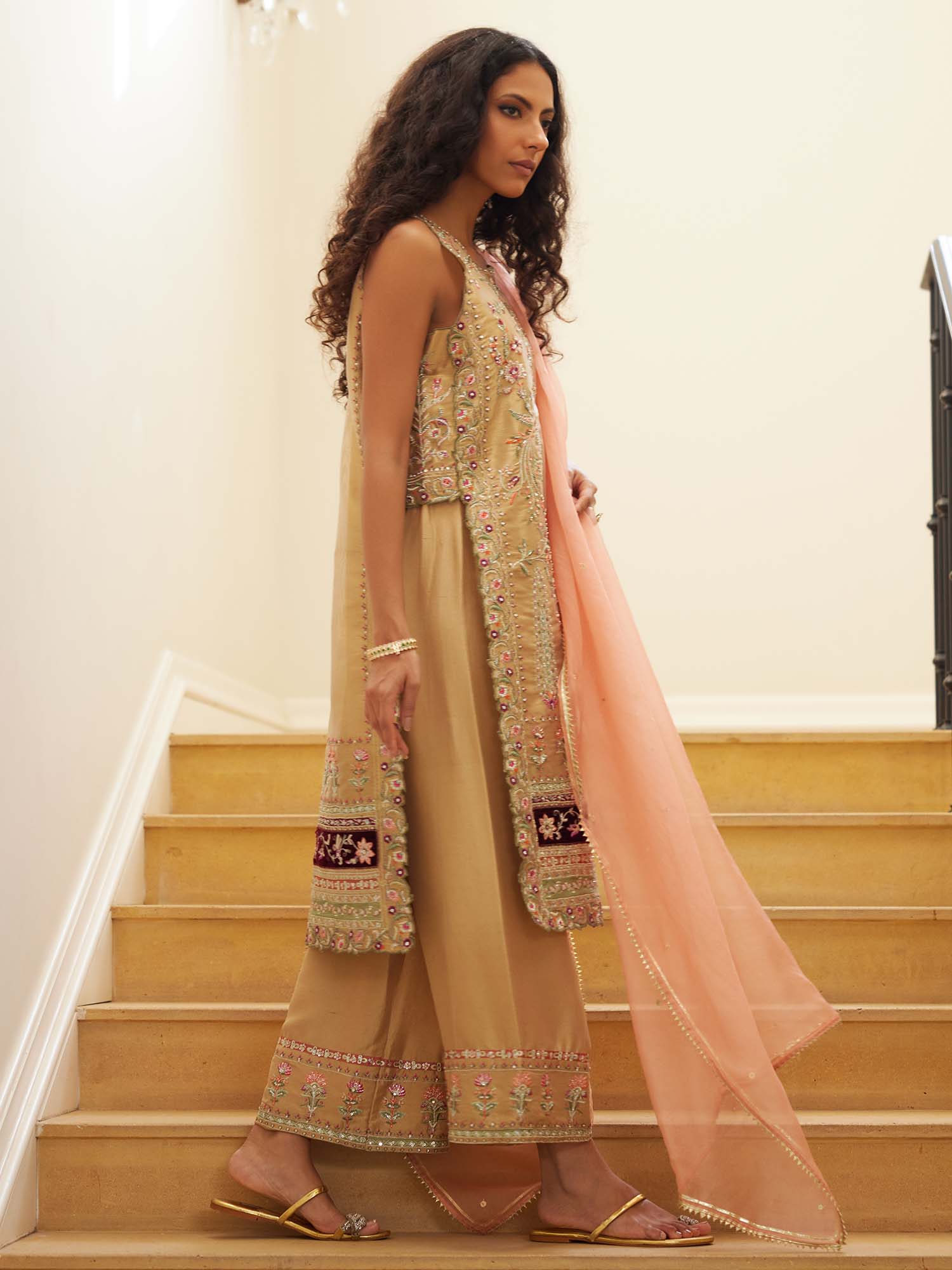 BUNDI, IZAAR & DUPATTA