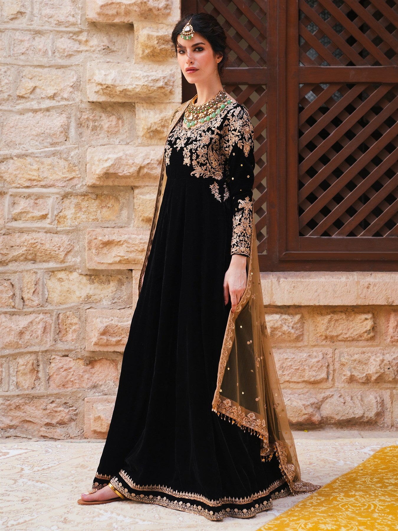 PESHWAS, CHURIDAR & DUPATTA