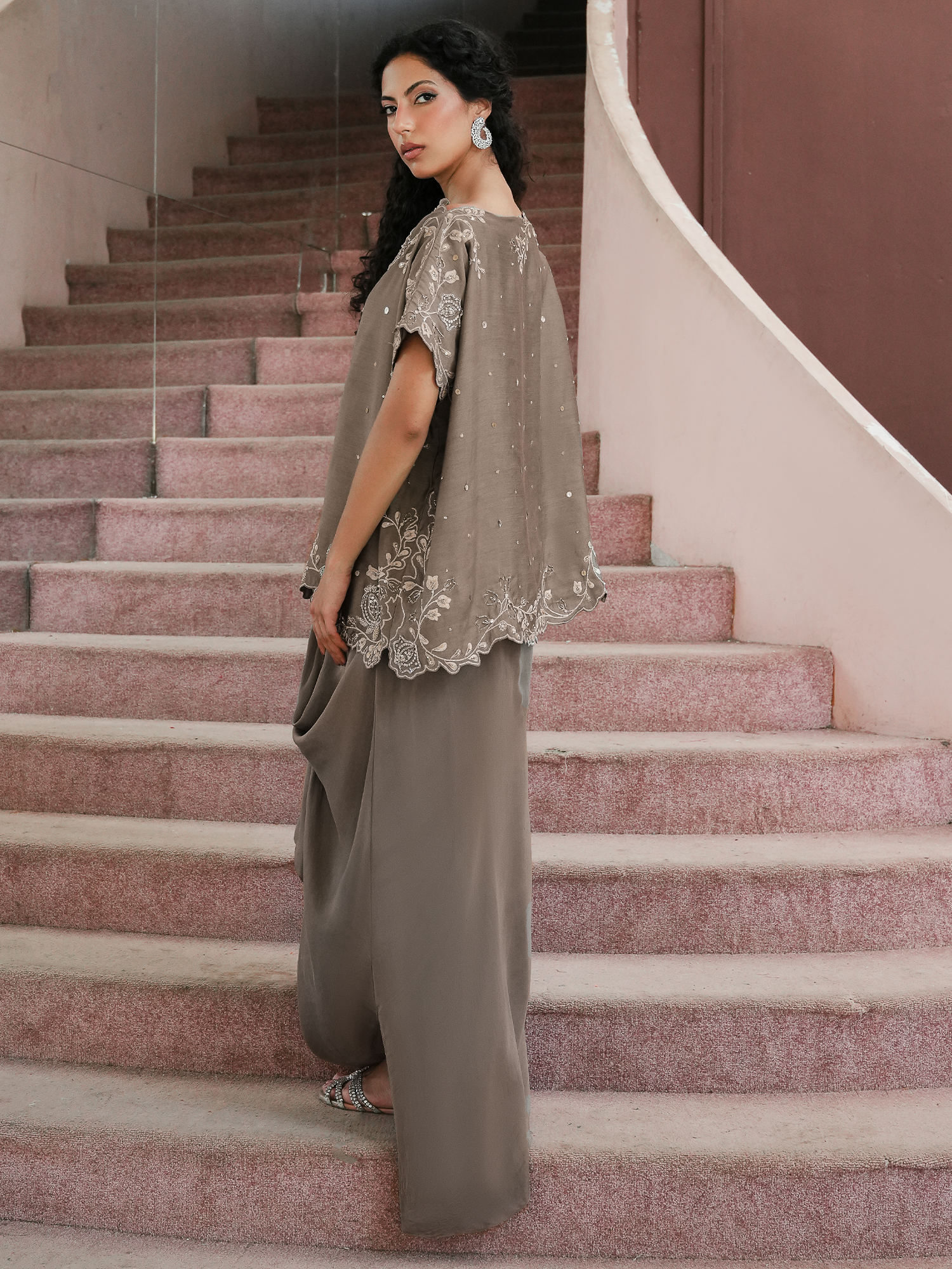 OFF SHOULDER & SKIRT