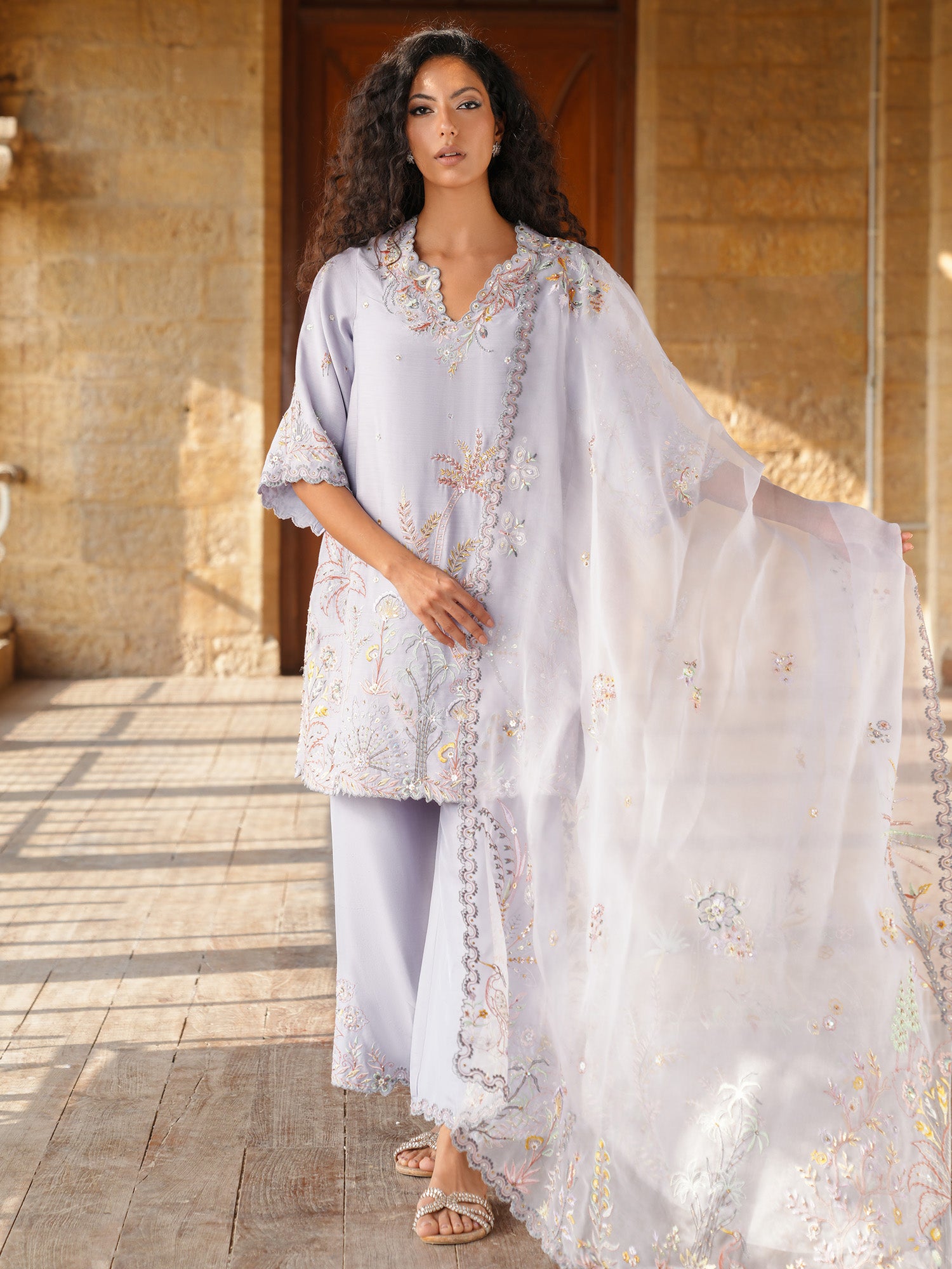 ANTIBE, IZAAR & DUPATTA