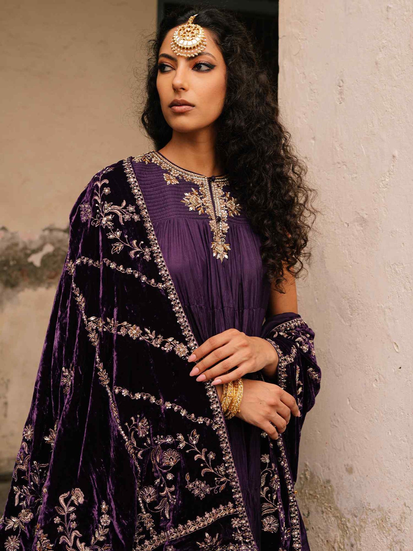 how to wear shawl for anarkali